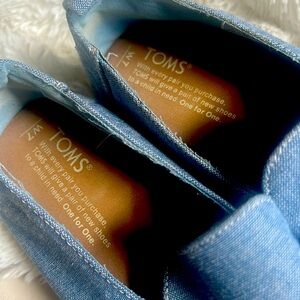 Tom’s loafer type denim look women’s shoes